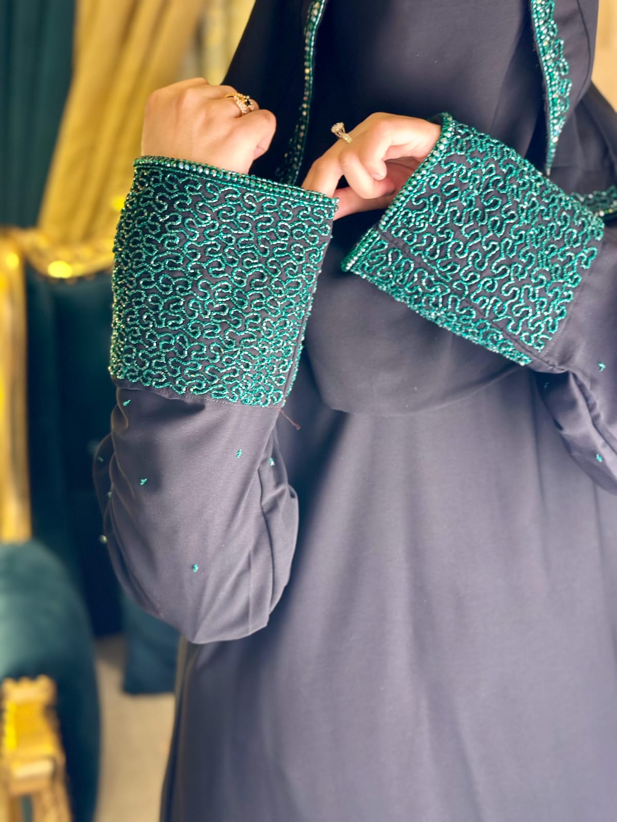 Zumurrud Al-Layl Handmade Arabian Bride Abaya by Uroosa Vayani