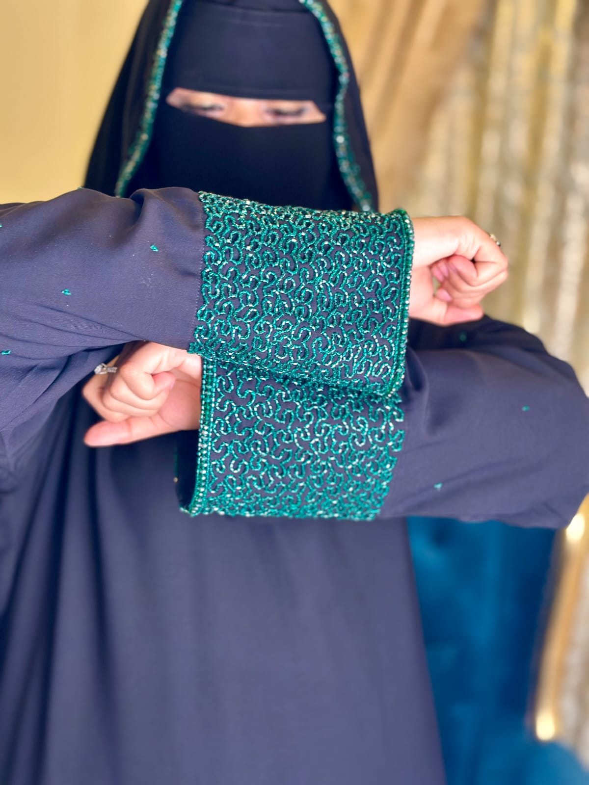 Zumurrud Al-Layl Handmade Arabian Bride Abaya by Uroosa Vayani