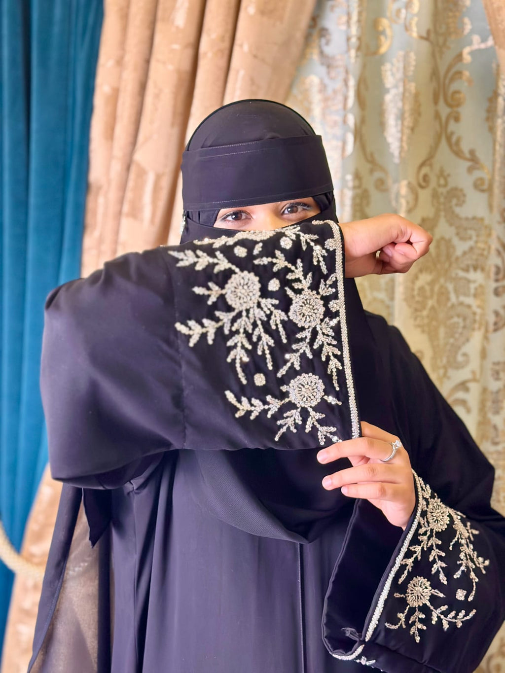 Noor-e-Zarqa Handmade Bridal Abaya by Uroosa Vayani