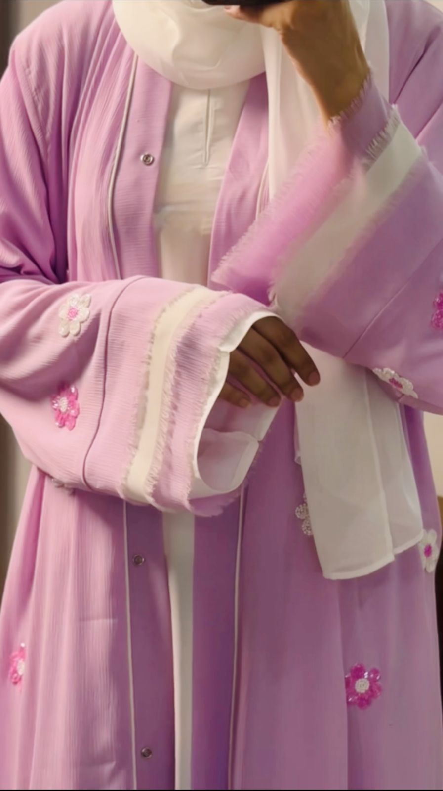 Zahrat Al-Fajr Handmade Arabian Bride Abaya by Uroosa Vayani